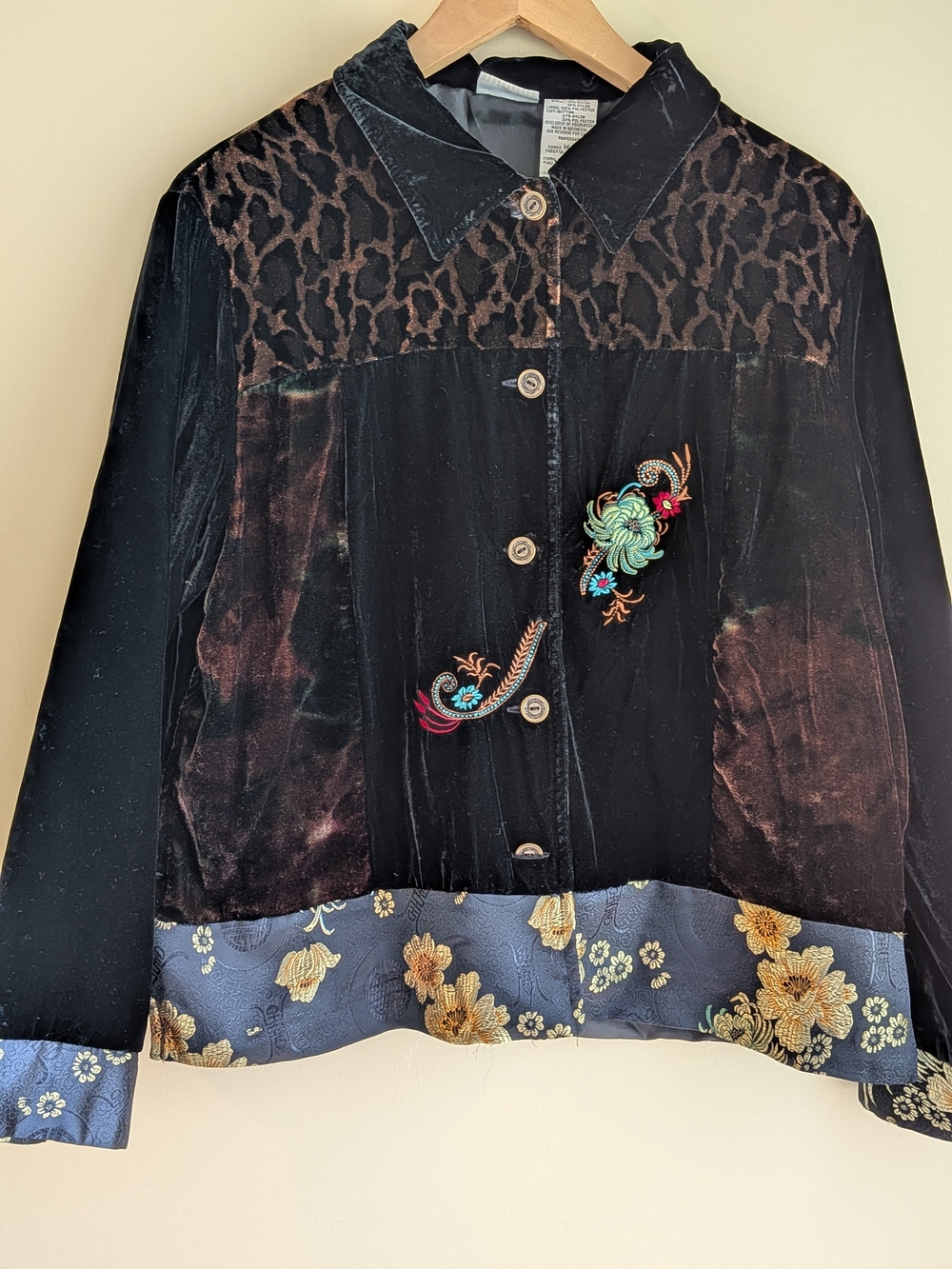 White Stag (M) Black Velvet Embroidered Jean Jacket with Floral Trim Y2K Boho